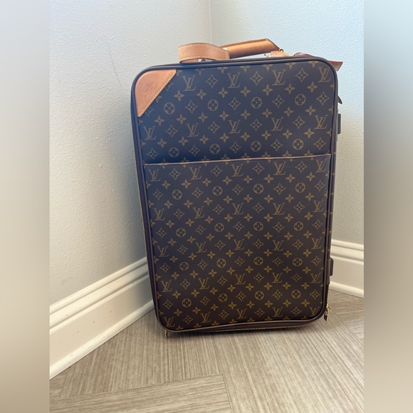 Pre-Loved LV Rolling Luggage - Picture 1 of 8